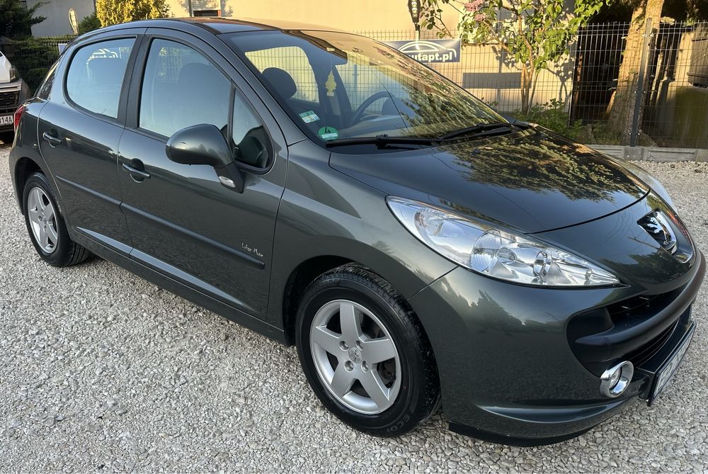 Peugeot 207 1.4 benzyna * 5 drzwi *