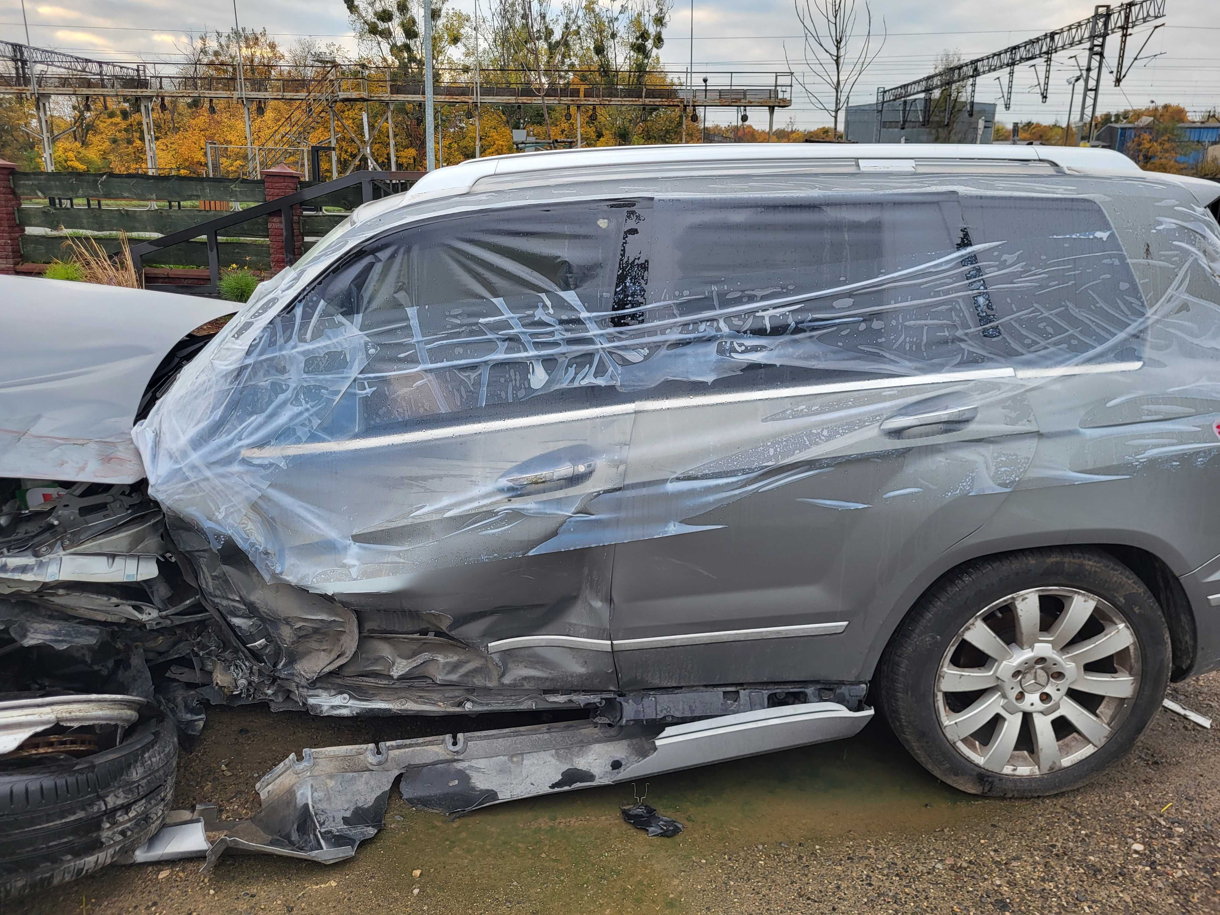 Mercedes GLK uszkodzony, 2010 r., 3.0 V6 264KM