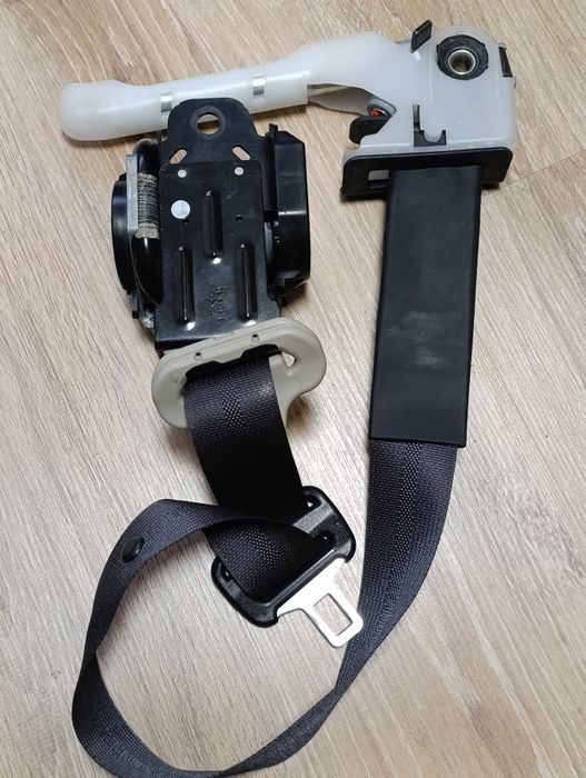 Ремені безпеки Nissan leaf 2015 американець