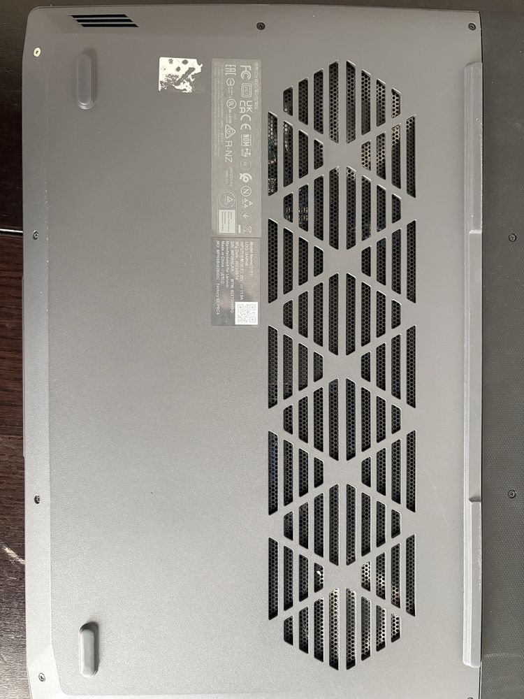 Portátil Lenovo LOQ Gaming Ryzen 7 16GB/256