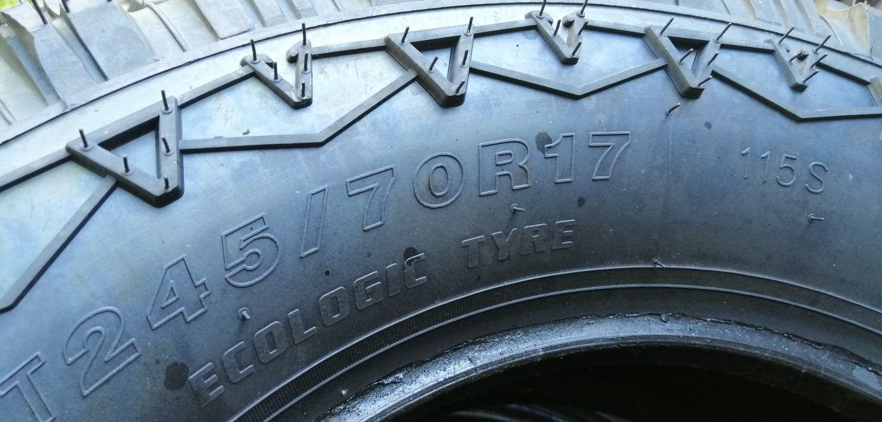 245/70R17 terenowe 4x4 MT całoroczne np Navara, Voyager