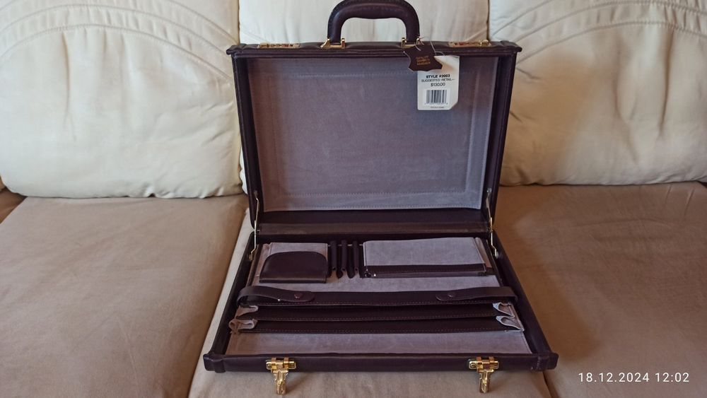 Портфель-дипломат из натуральной кожи