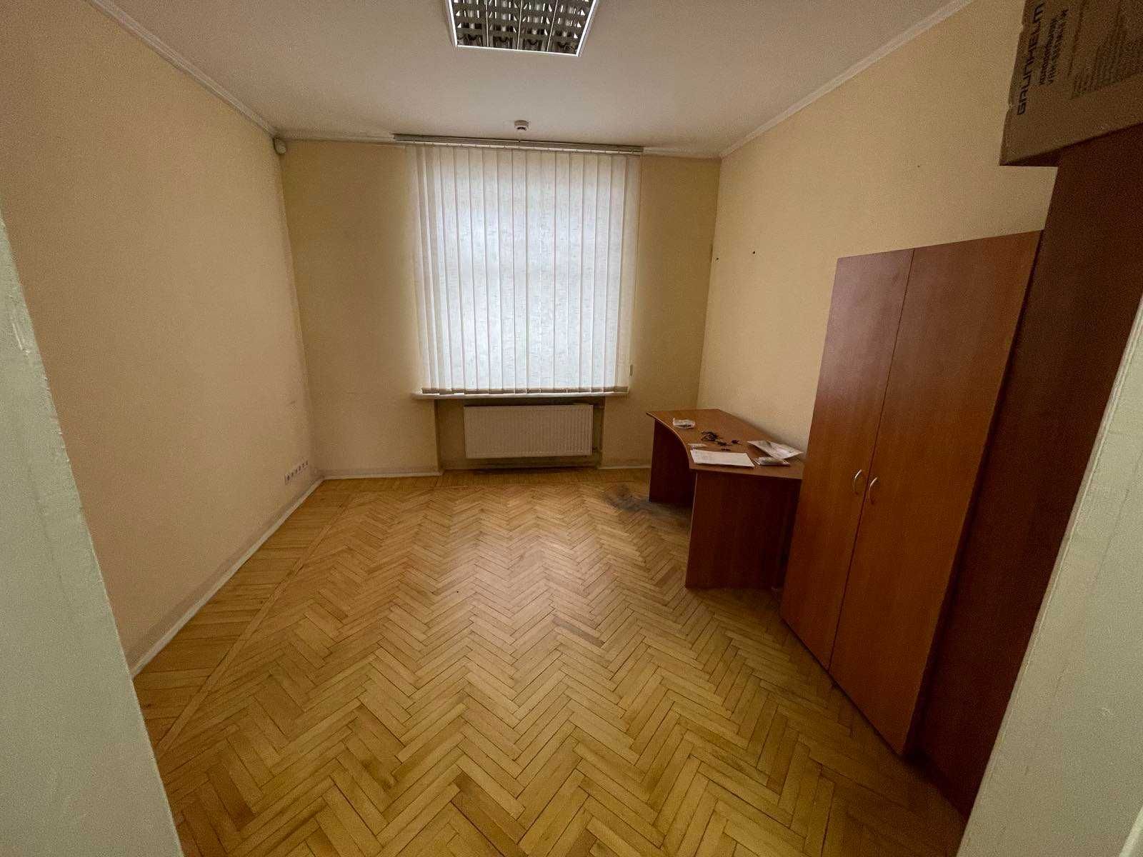 Благовісна 182, Центр, 76м2, є підйомник для людей з інвалідністю