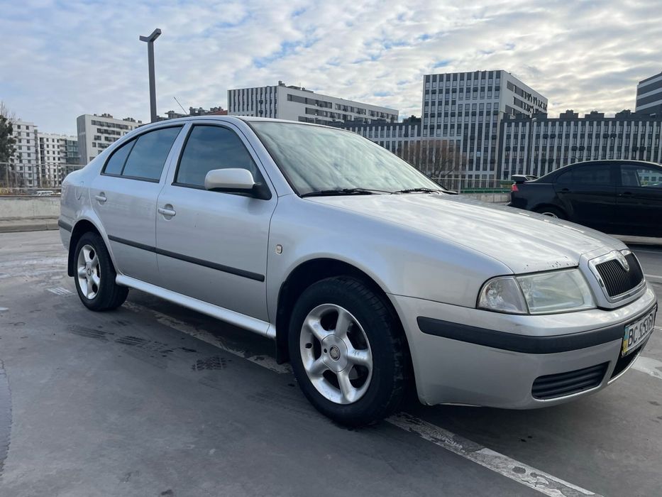 Szkoda octavia tur