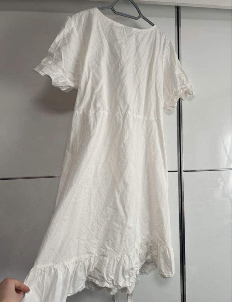 Biała/kremowa sukienka boho wiązana w pasie z krótkim rękawem koronka