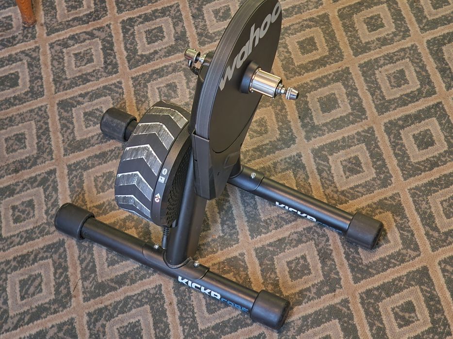 Wahoo kickr core, trenażer rowerowy, zwift, MyWoosh