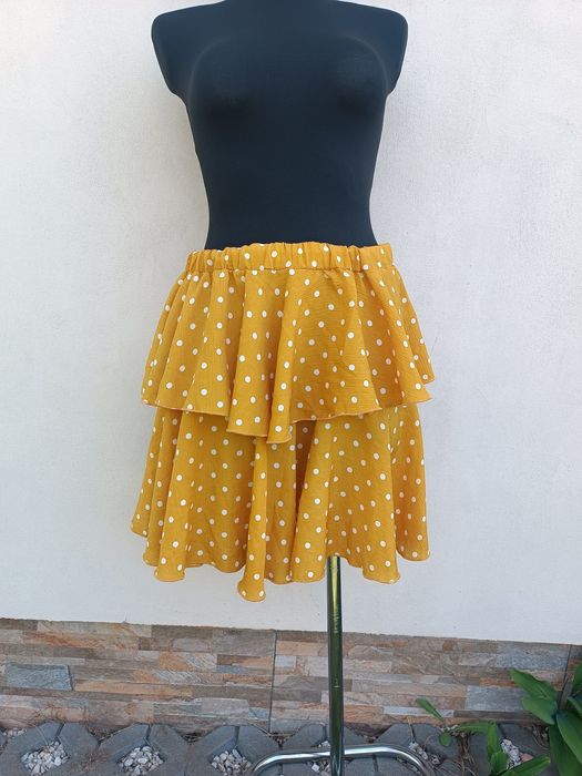 Tiulowa spódniczka w groszki musztardowa 42