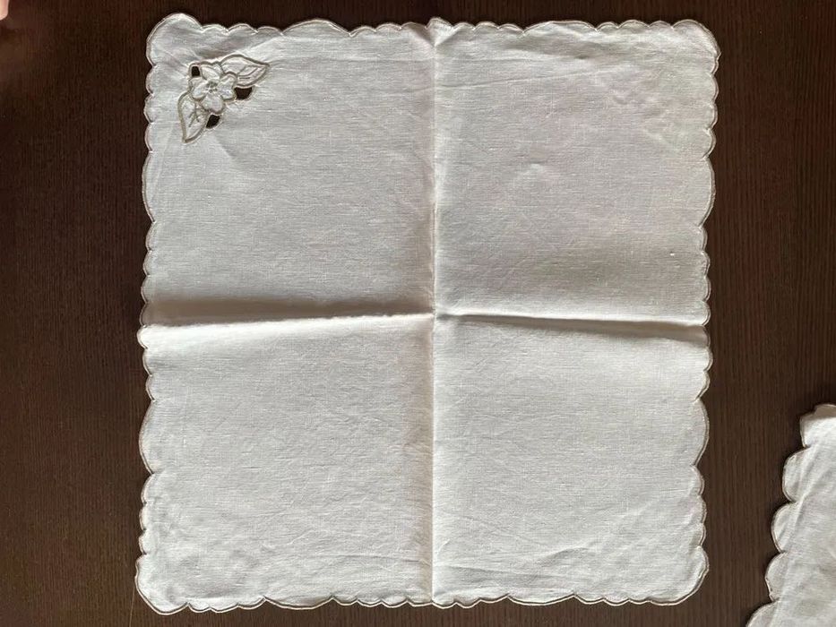 Toalha linho bordada à mão