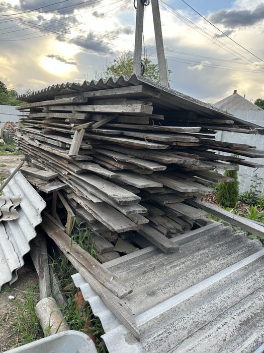 Необрізна дошка  (з обрешітки, сухі дрова,)