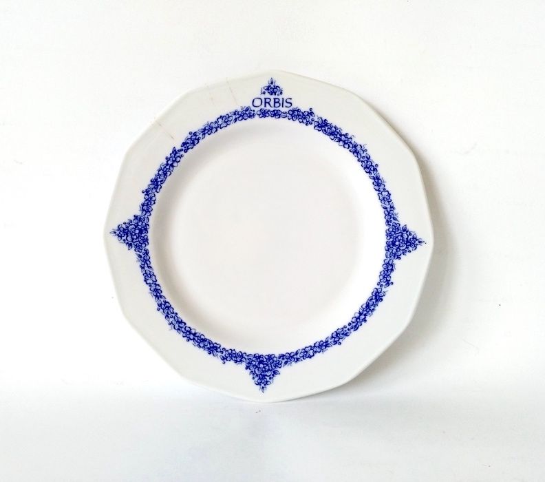 Talerz talerzyk śniadaniowy Orbis porcelana Lubiana logo PRL