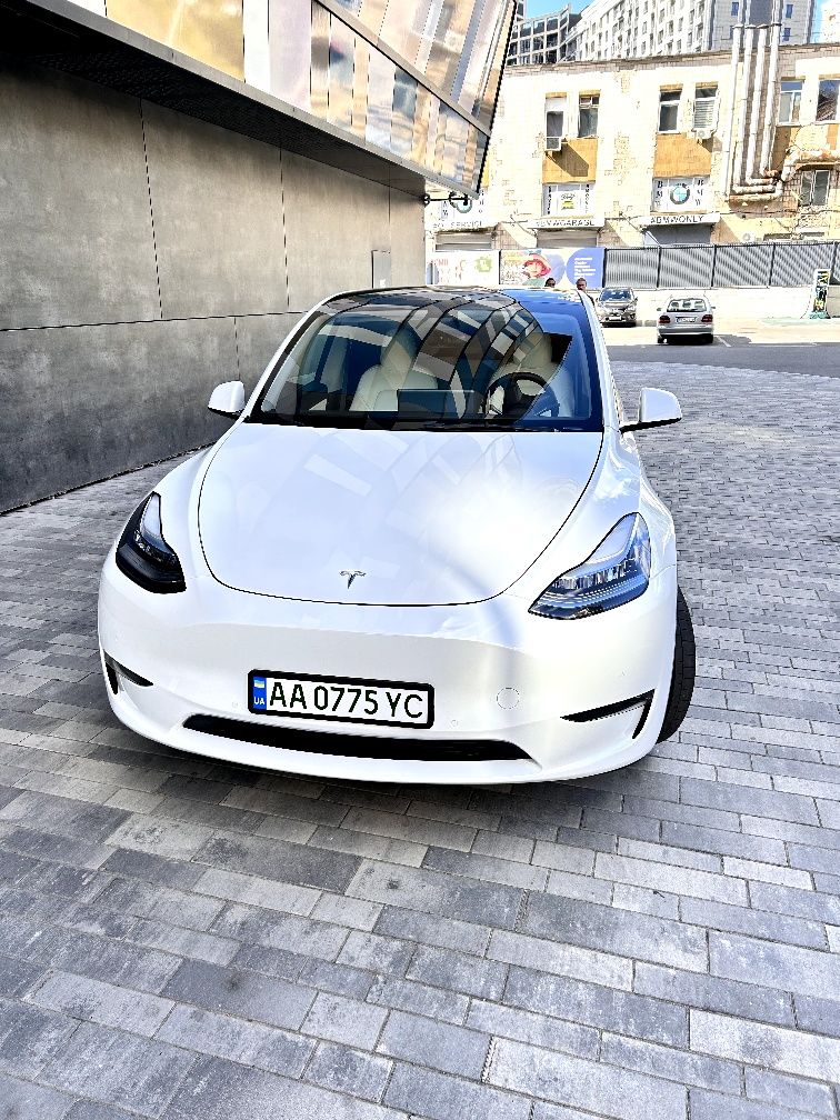 Tesla model Y 2022 рік long Range 82kw Dual  Motor