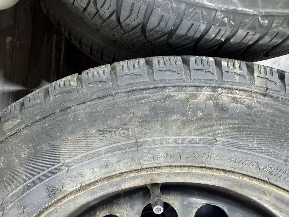 Продам комплект коліс 215/60/16 5-112