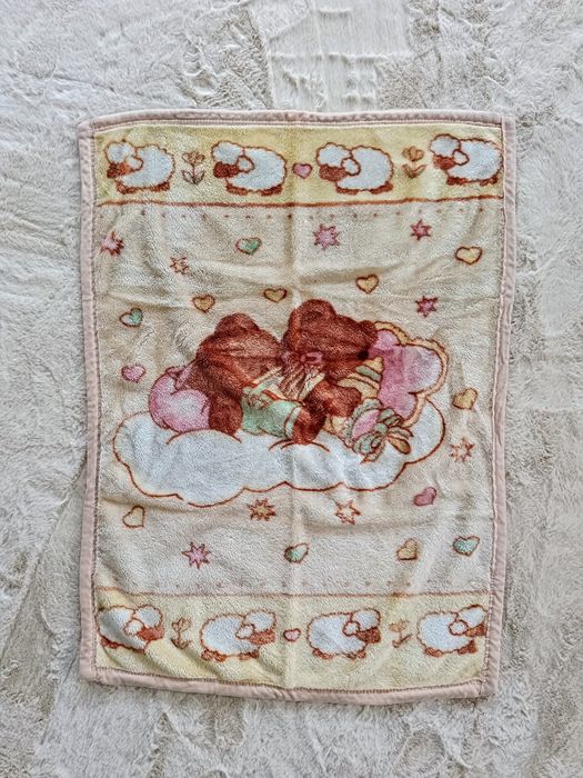 śliczny akrylowy kocyk do łóżeczka wózka 80 x 110 cm