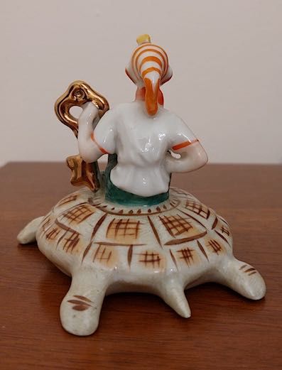 Статуэтка Буратино на черепахе Тортилле