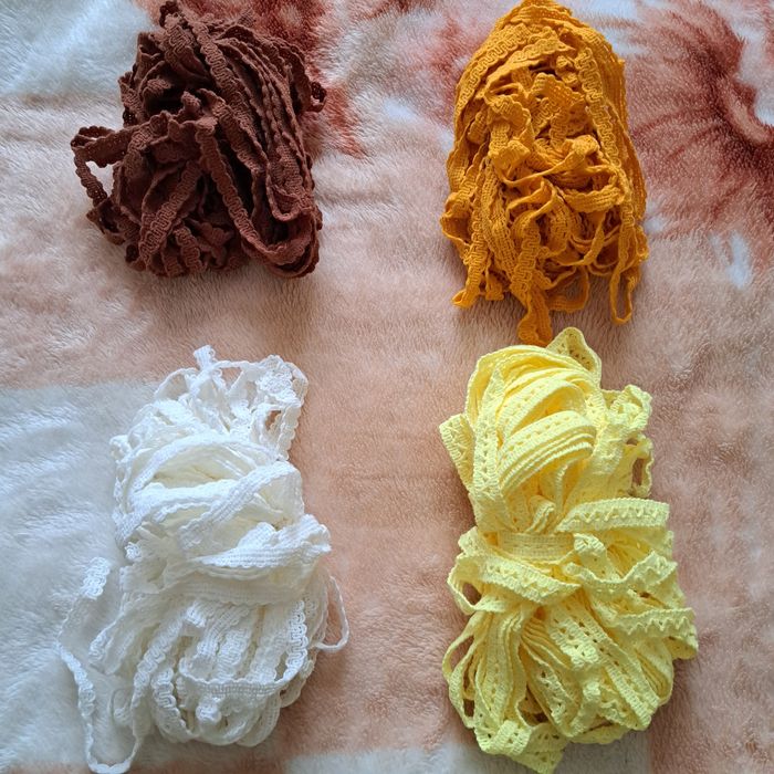 Тесьма шерстяна продам