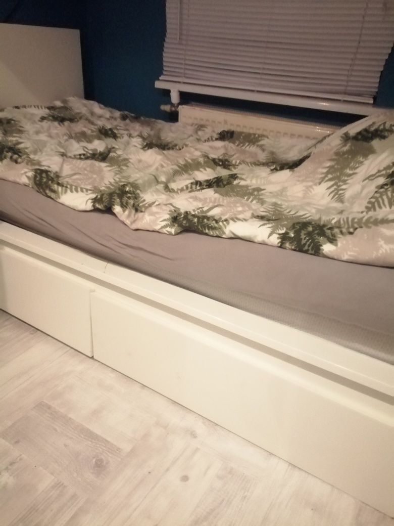 Łóżko młodzierzowe z szufladami i materacem