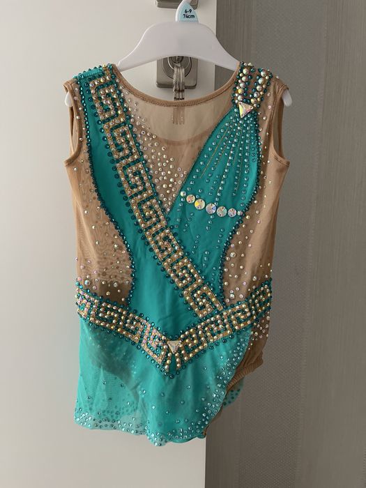 Продам купальник для художественной гимнастики