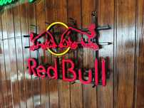 Néon vermelho Redbull