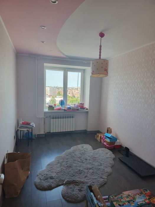 Продам 3 кімнатну квартиру Виставка ЖК Рауш