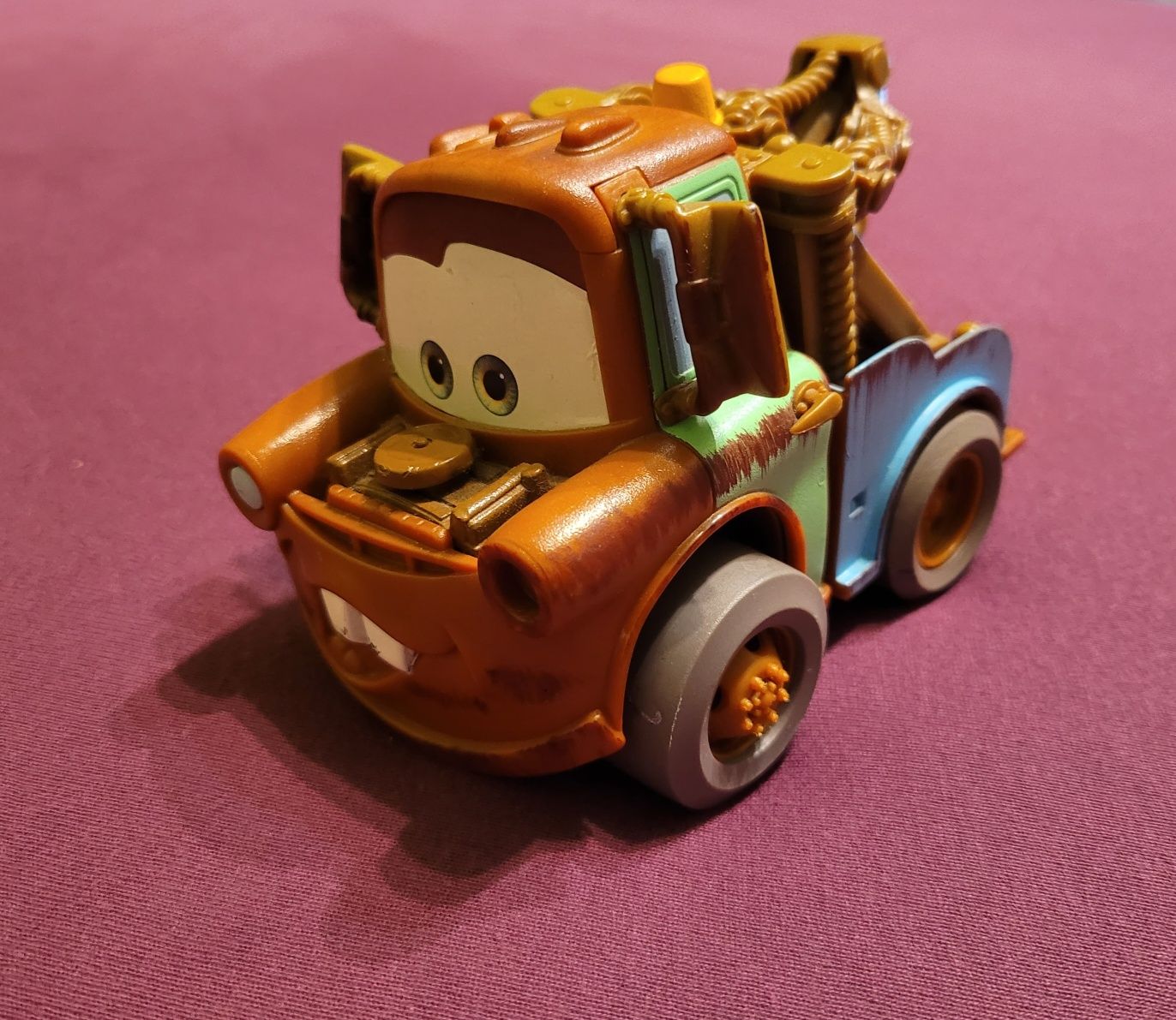 Samochodzik zabawka Złomek z serii "AUTA"