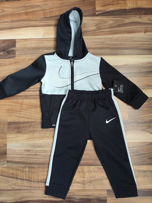 Nowy dres Nike r. 80/86