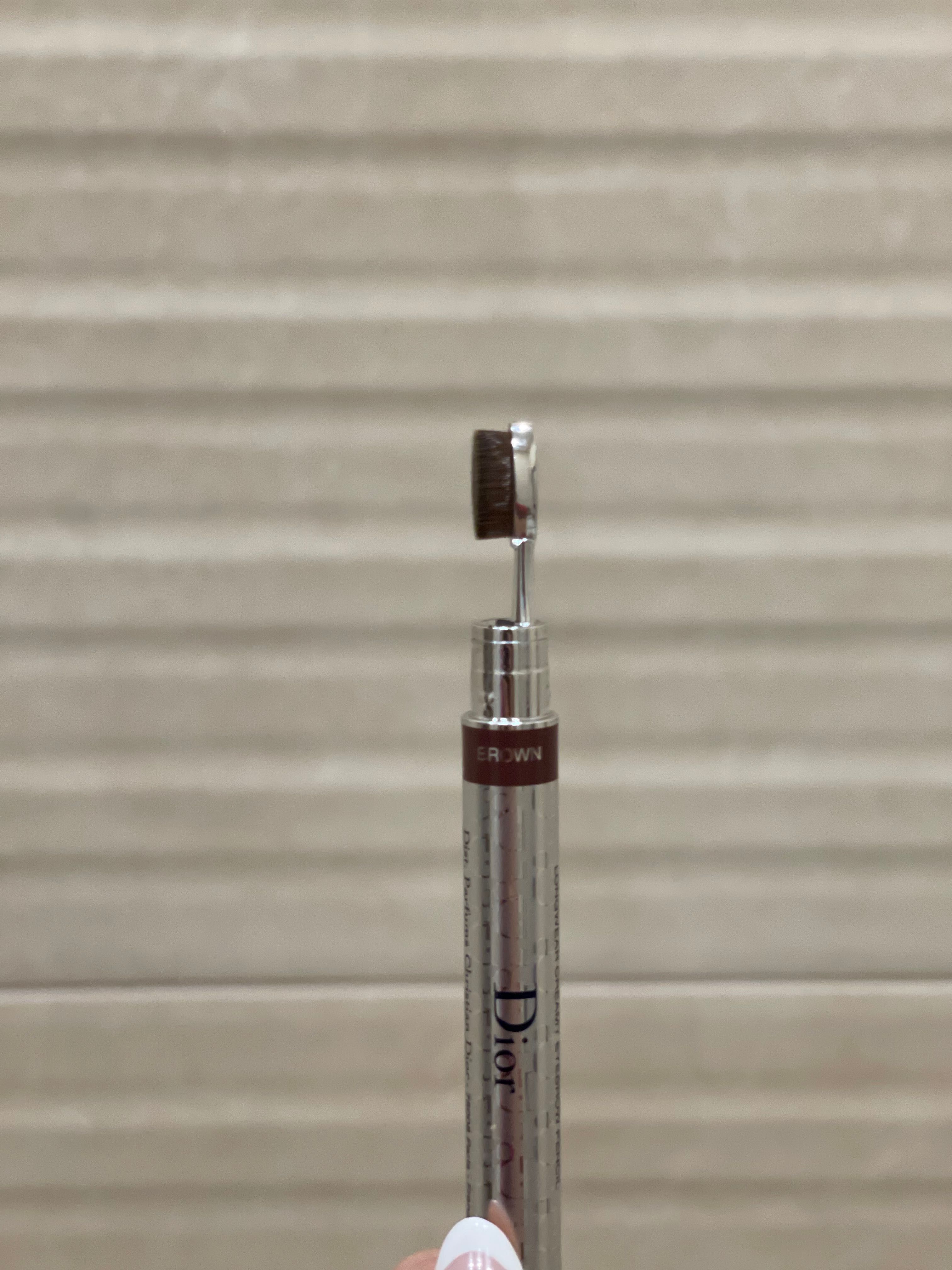 Карандаш для бровей Dior. Diorshow kabuki brow styler