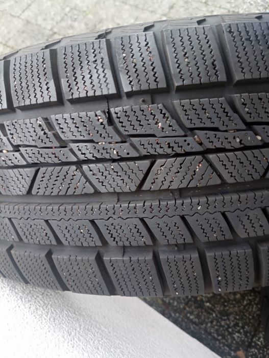 Opony zimowe z felgą