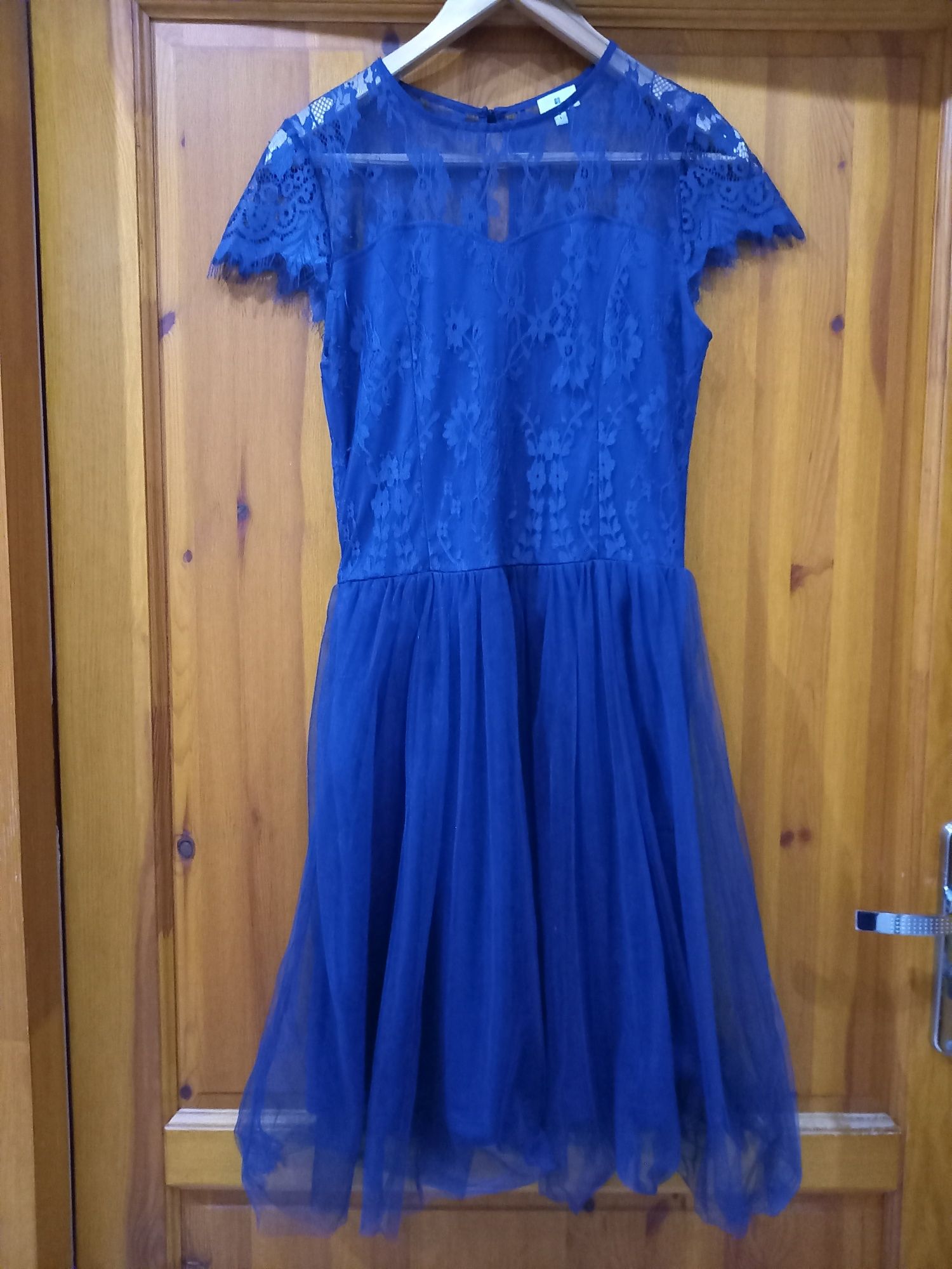 Granatowa sukienka