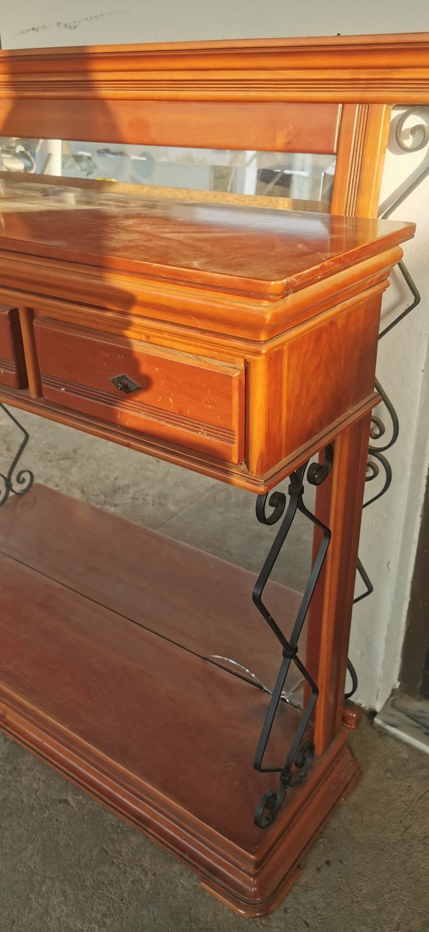 Móvel  decorativo usado
