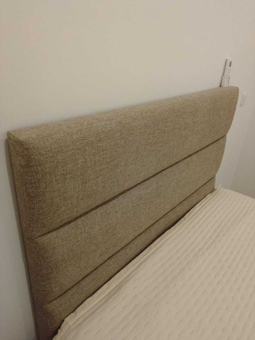 Cama casal com cabeceira