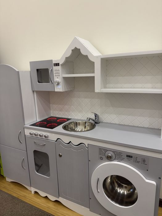 Дитяча деревяна кухня