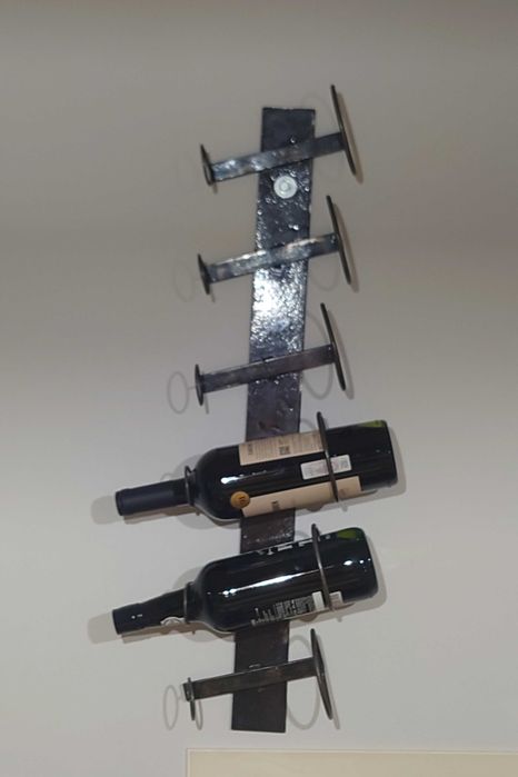 metalowy wieszak na wino, loftowy