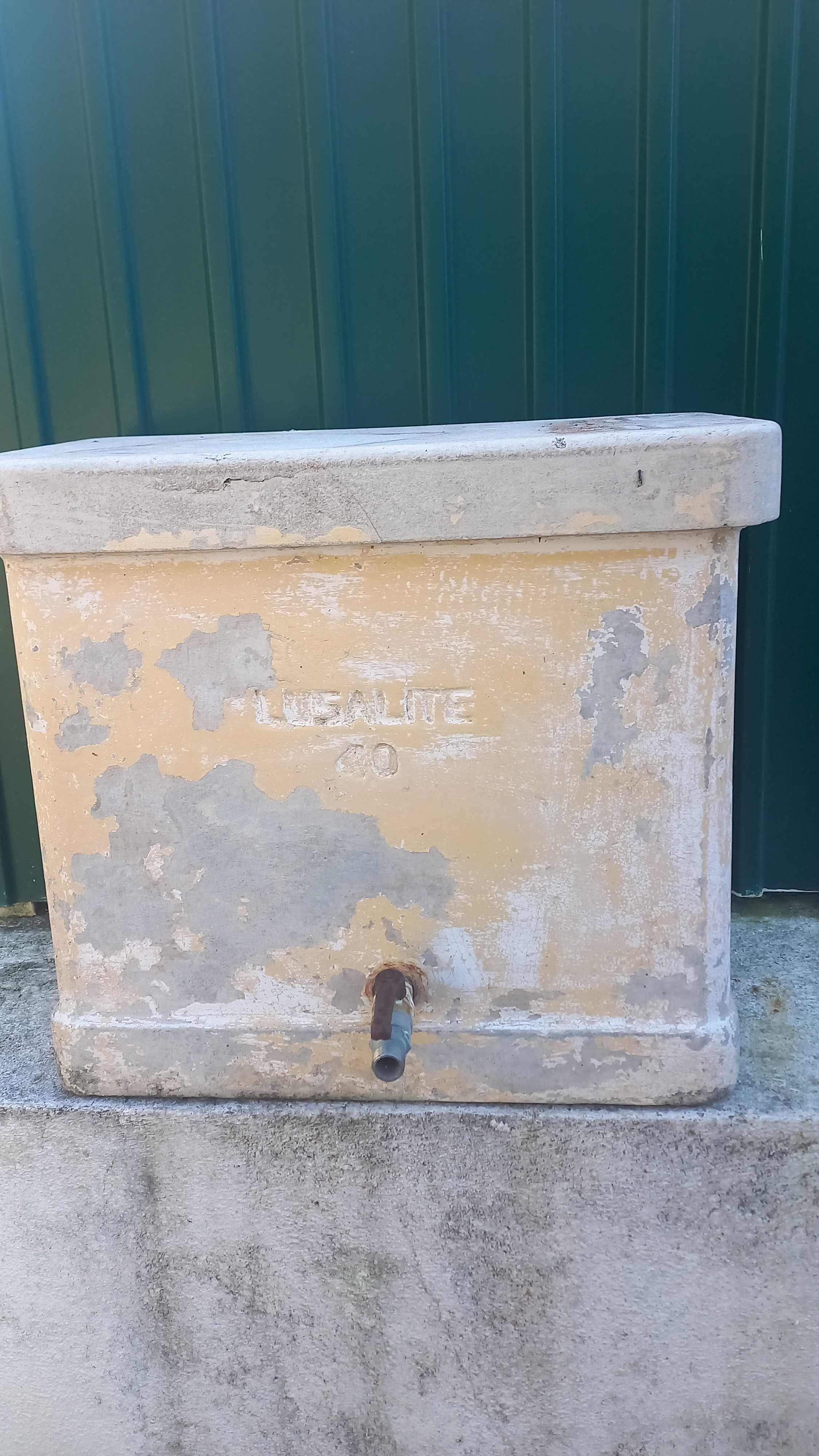 Deposito de agua antigo