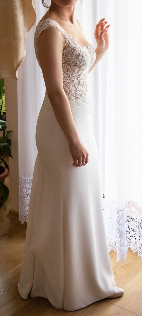 Biała suknia ślubna syrena z trenem