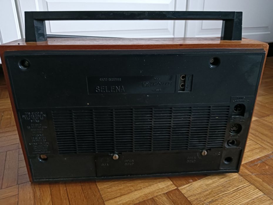 Radio Selena B211