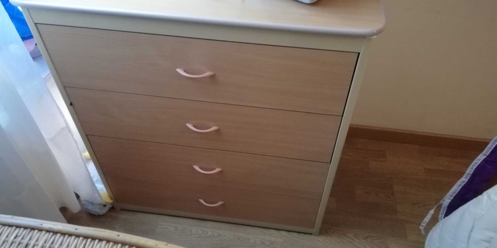 Móvel muda fraldas com banheira e gavetas arrumação