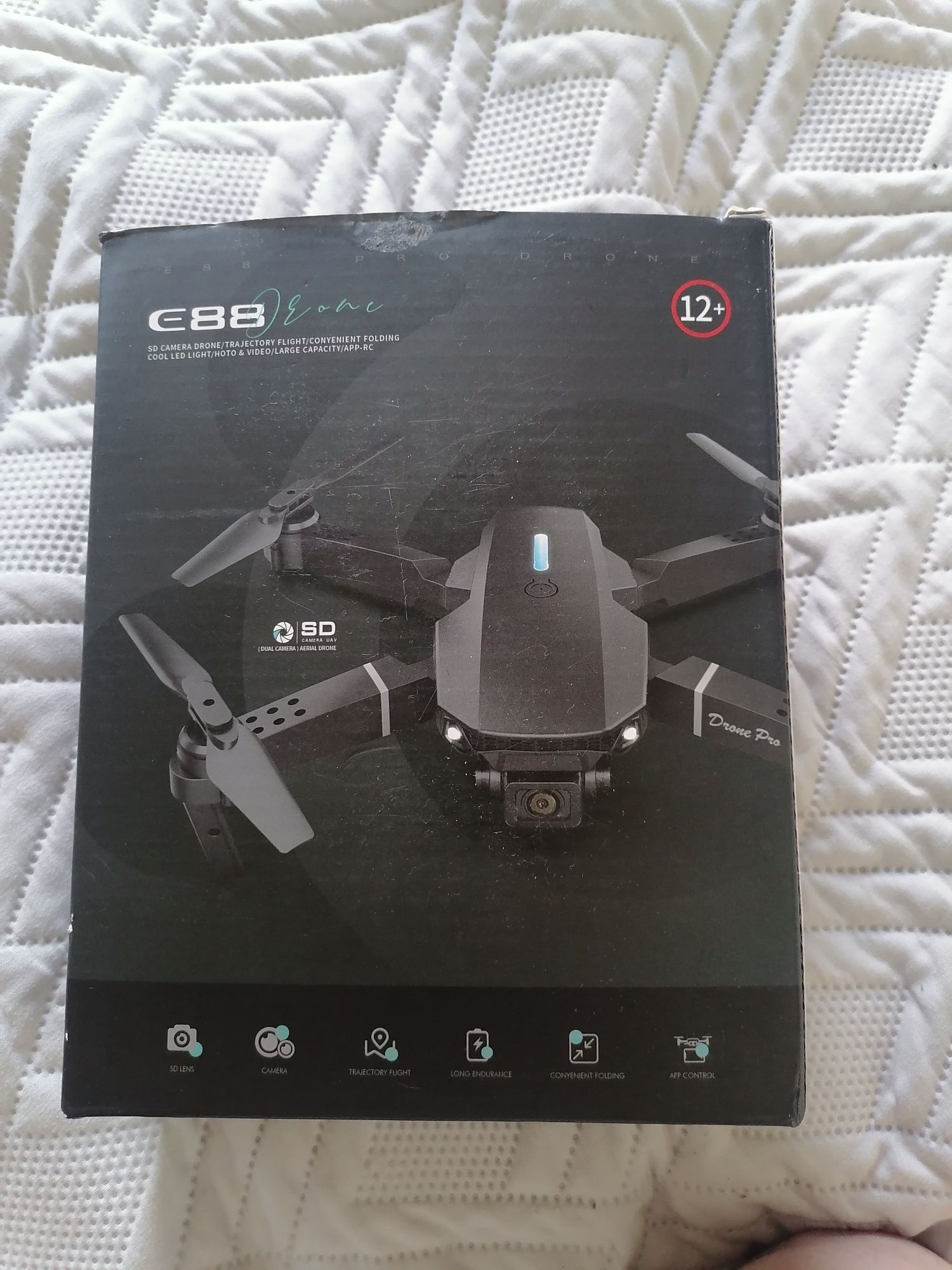 DRON z kamerą nieprofesjonalny
