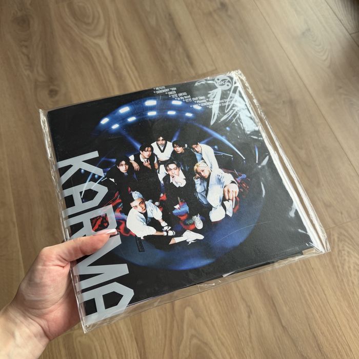 Sprzedam Nowy album w folii Stray Kids - Karma (Limited version)