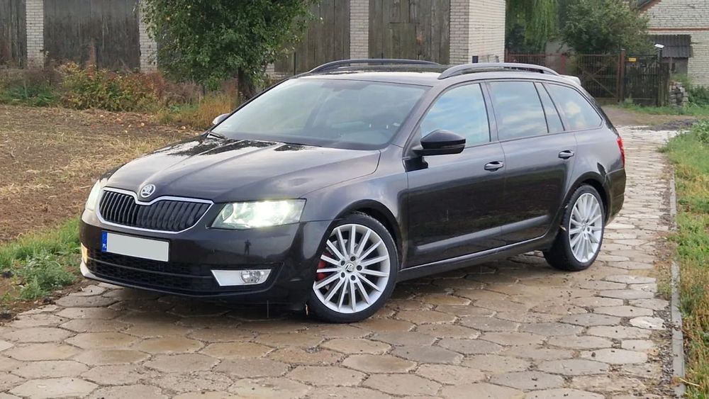 Skoda Octavia 4x4 DSG 1.8TSI 327KM Nawigacja el. klapa koła 18cali