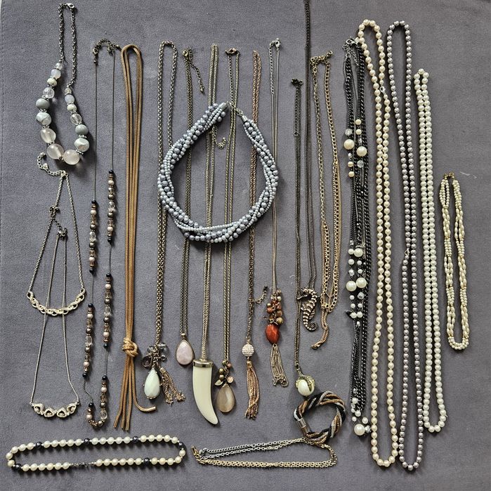 Zestaw naszyjników korali łańcuszków 25 sztuk