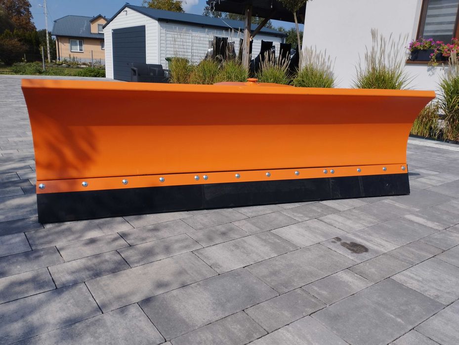 Nowy Pług Śnieżny do Ciągnika MF 255 Mocna Solidna Konstrukcja