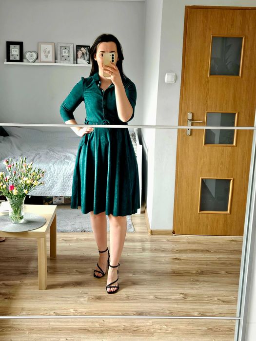 Sukienka za kolano midi szmizjerka imitacja zamszu butelkowa zieleń S