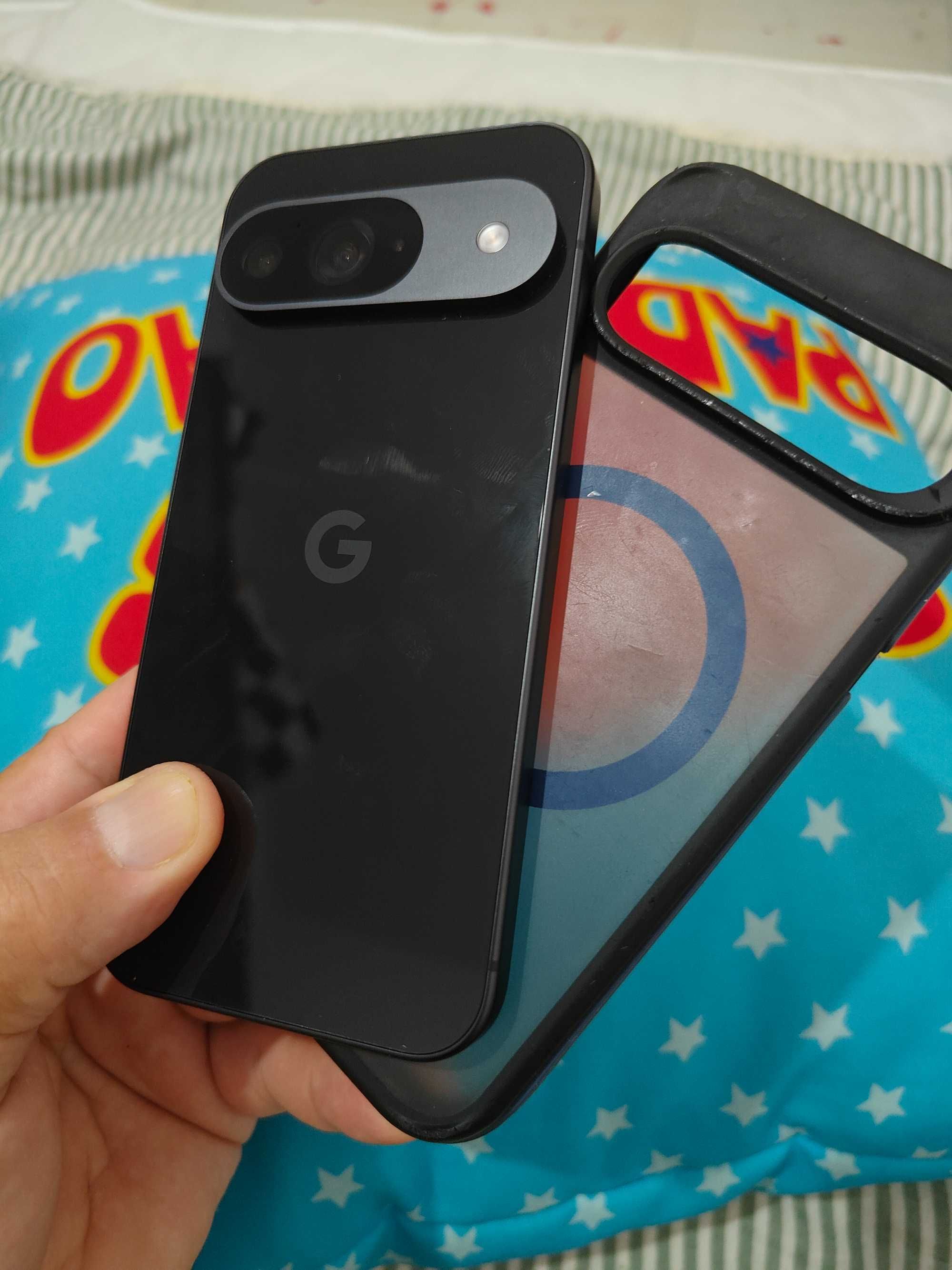 telefone Google pixel 9   12 Memória RAM 256 GB.    Muito limpo,