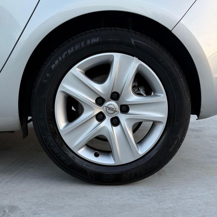 Opel Astra 1.7 CDTi Selection Business