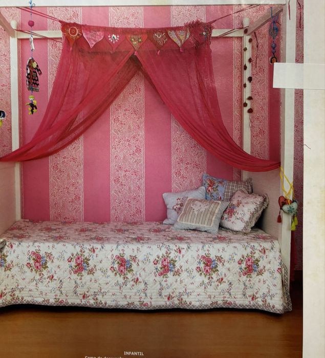 Cama dossel. De solteiro