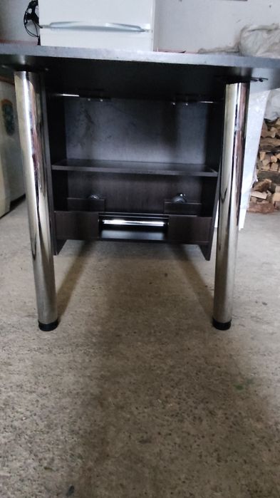 Стол книжка современный