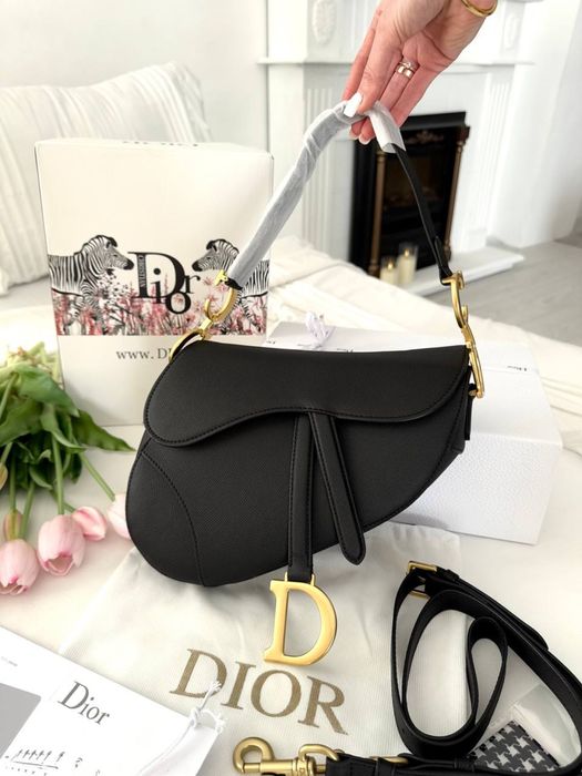 Сумка від Dior з повним пакуванням