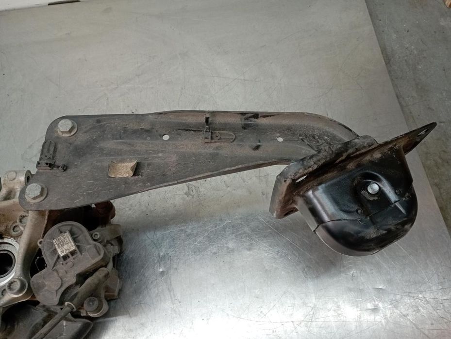 Braço de suspensão trás direito AUDI Q3 (F3B)