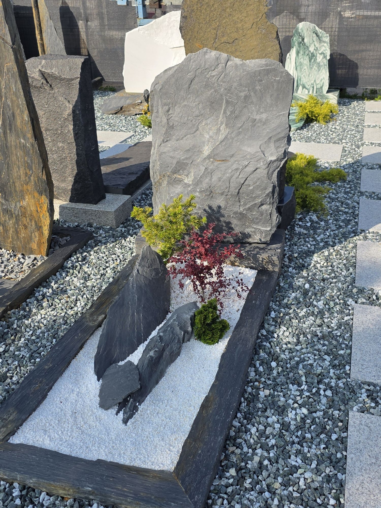 Nagrobek , pomnik artystyczny skałkowy