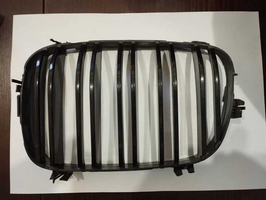 Решетка радиатора ноздря лев BMW E39 (1995-2004) Чёрный глянец